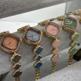 Atacado Kit C/10 Relógios Braceletes Triângulo DHP • Pulseira Trevo • À Prova d’Água